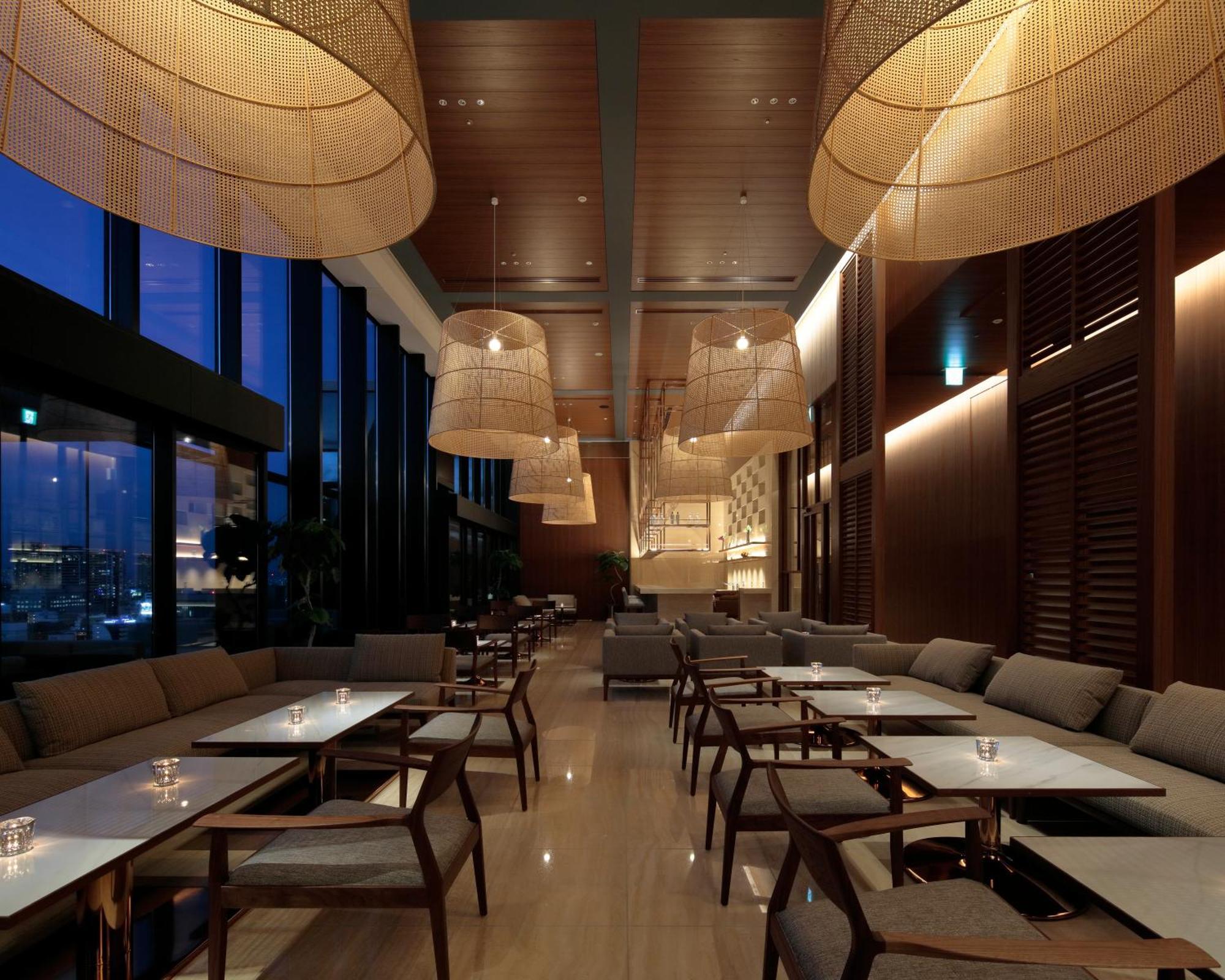Candeo Hotels Osaka The Tower Exterior foto The lounge at the airport